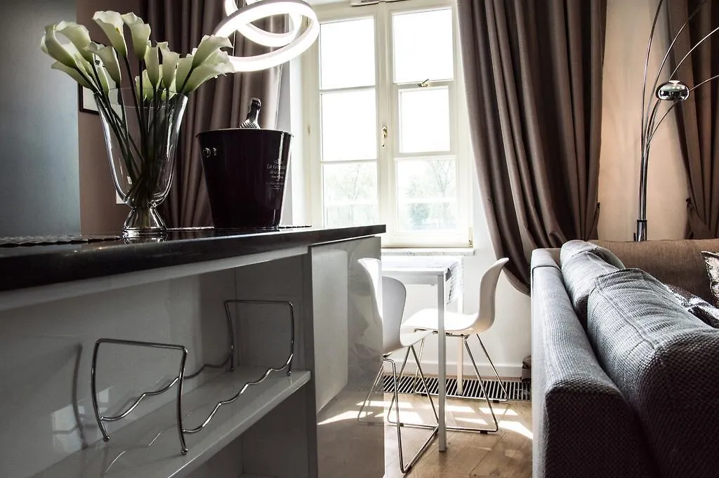 Platinum Apartment By Pla Krakow